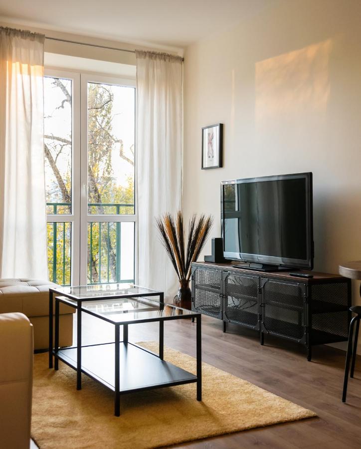Ochota Sunny Apartment 华沙 外观 照片